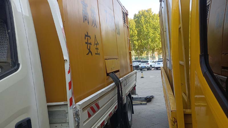 同德如何判断柴油发电机组和UPS电源的切换时间是否符合要求？